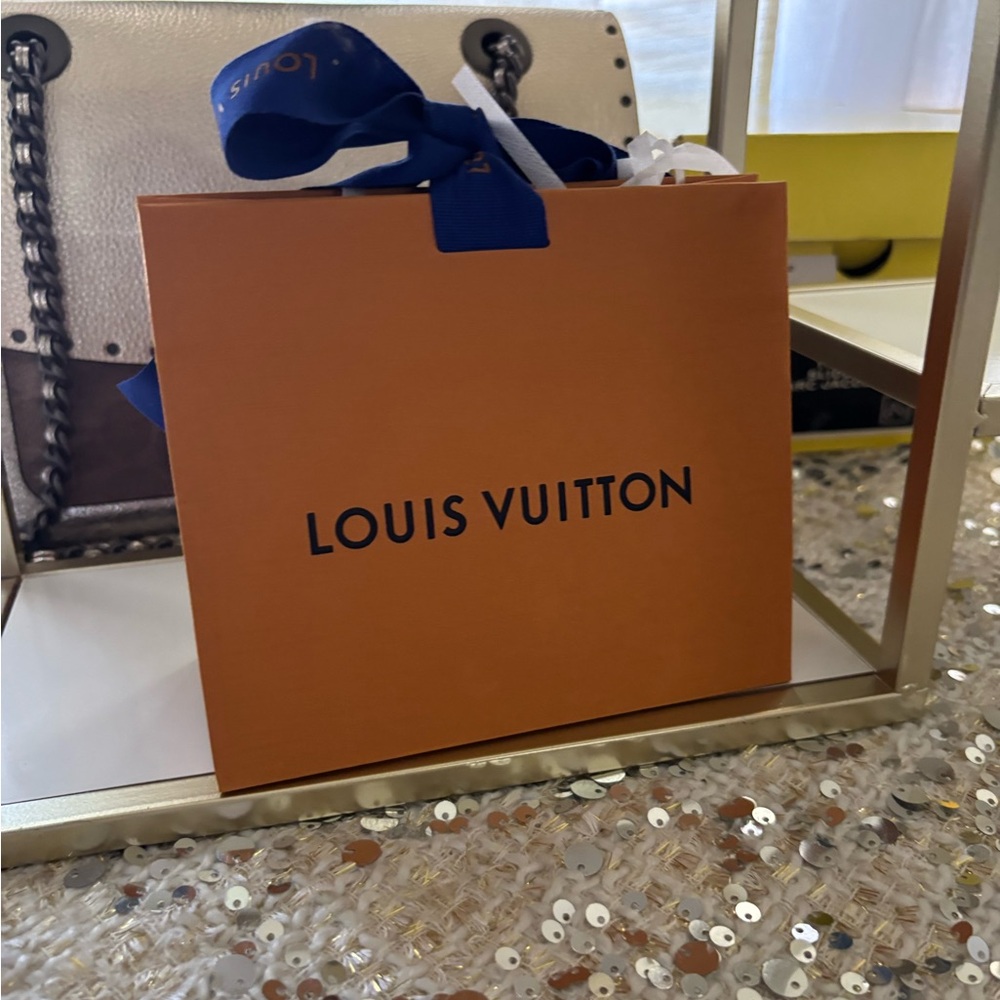 Louis Vuitton EMPTY Small Orange Gift Bag with Blue Ribbon - Picture 5 of 6